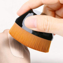 Load image into Gallery viewer, 2 in 1 Flawless Foundation Blender Brush