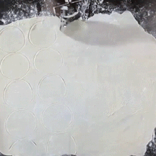 Load image into Gallery viewer, Stainless Steel Dumpling Mould